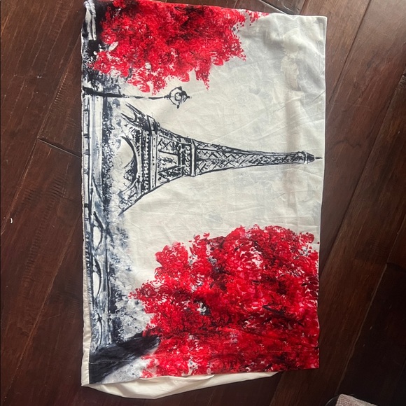 Paris Eiffel Tower Red and White Comforter King Size + Matching pillow cases!